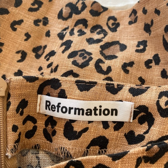 Reformation size 4 mini cheetah print skirt - Picture 3 of 4